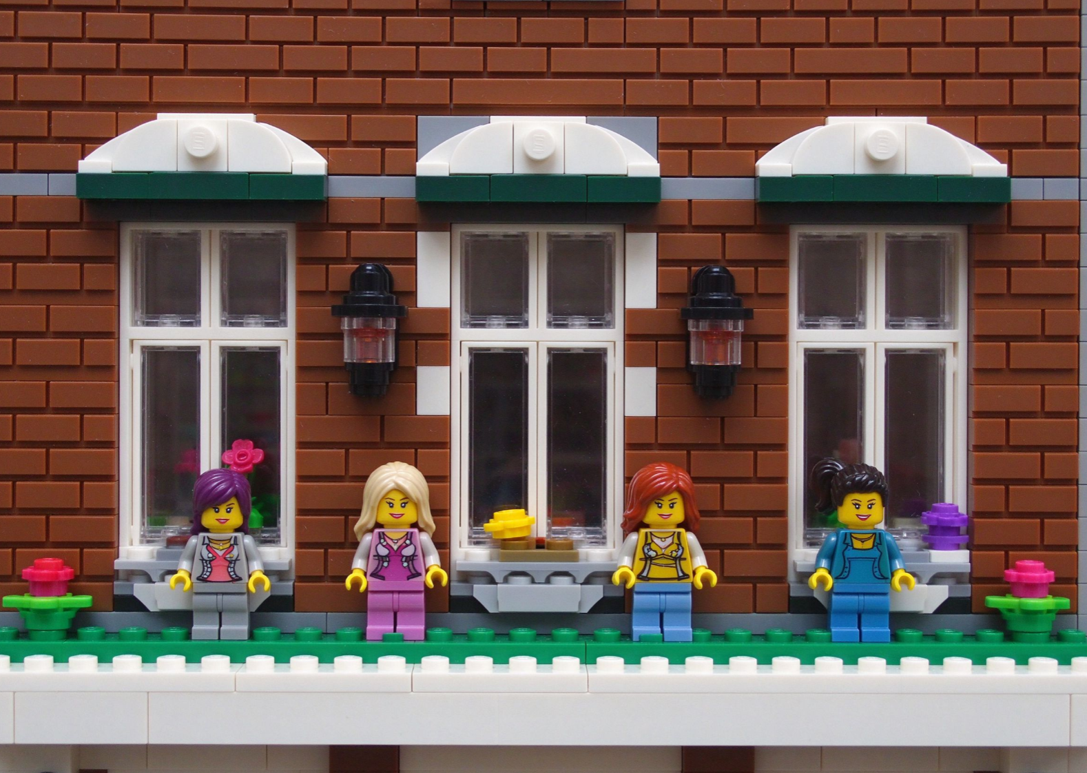 How to Build a Brick Facade: A LEGO-Style Guide for Collectors